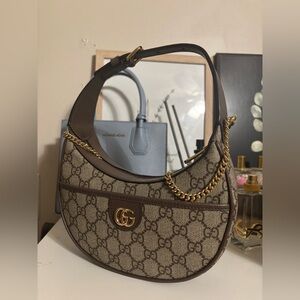 New GUCCI handbag - too late to return - brand new never used :) comes with box